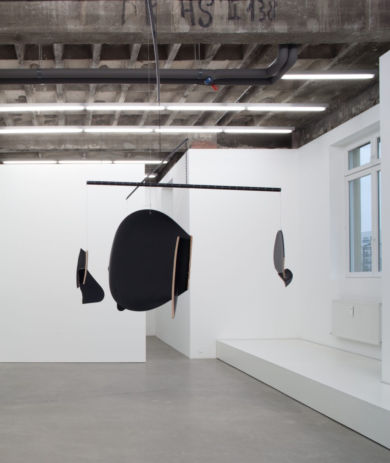 Martin Boyce, Mobile (For 1056 endless heights) (2002)