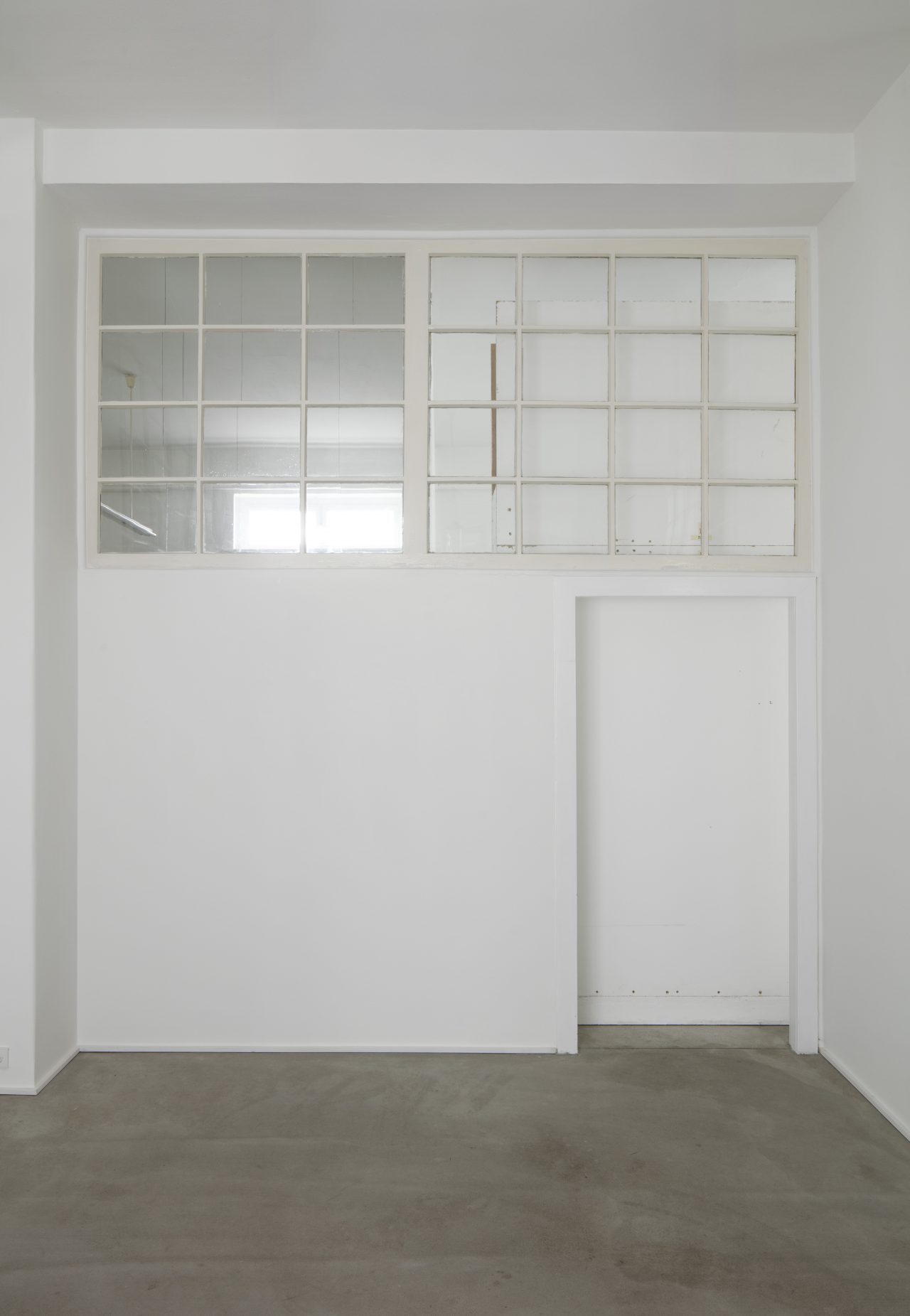 Christopher Williams: Wall designed by Dirk Ufermann, Head Technician, Bonner Kunstverein, Bonn. Constructed by Objekt Design Persighetti Ltd. for the exhibition Open Letter: The Family Drama Refunctioned? (From the Point of View of Production), 17 March - 20 May, 2017, David Zwirner, London after drawings by Pasztori Simons Architects, Berlin with AAvery Dennison 507 EF Event Film Matt vinyl installed by Imga Imaging Ltd. Kent, UK (4/6) 2017 Plywood, metal, wood, and adhesive vinyl 350 x 350 x 57 cm Wall constructed by Objekt Design Persighetti Ltd, Leichlingen, Germany Vinyl installed by Igma Imaging Ltd., Kent, UK, 2017 Plywood, metal, wood, and adhesive vinyl 137 7/8 x 137 7/8 x 22 1/2 inches 350 x 350 x 57 cm WILCH0547