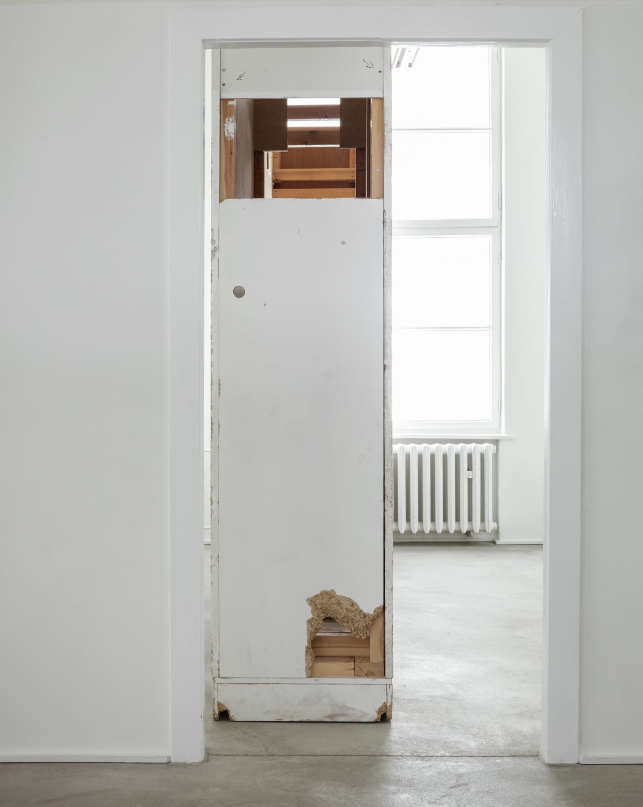 Christopher Williams: Wall designed by Dirk Ufermann, Head Technician, Bonner Kunstverein, Bonn. Constructed by Objekt Design Persighetti Ltd. for the exhibition Open Letter: The Family Drama Refunctioned? (From the Point of View of Production), 17 March - 20 May, 2017, David Zwirner, London after drawings by Pasztori Simons Architects, Berlin with Avery Dennison 507 EF Event Film Matt vinyl installed by Imga Imaging Ltd. Kent, UK (2/6) 2017 Plywood, metal, wood, and adhesive vinyl 350 x 350 x 57 cm Wall constructed by Objekt Design Persighetti Ltd, Leichlingen, Germany Vinyl installed by Igma Imaging Ltd., Kent, UK, 2017 Plywood, metal, wood, and adhesive vinyl 137 7/8 x 137 7/8 x 22 1/2 inches 350 x 350 x 57 cm WILCH0545